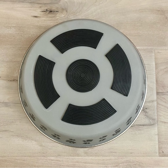 🟢 {3/$15} Non-Slip Dog Bowl - Large - Picture 3 of 13